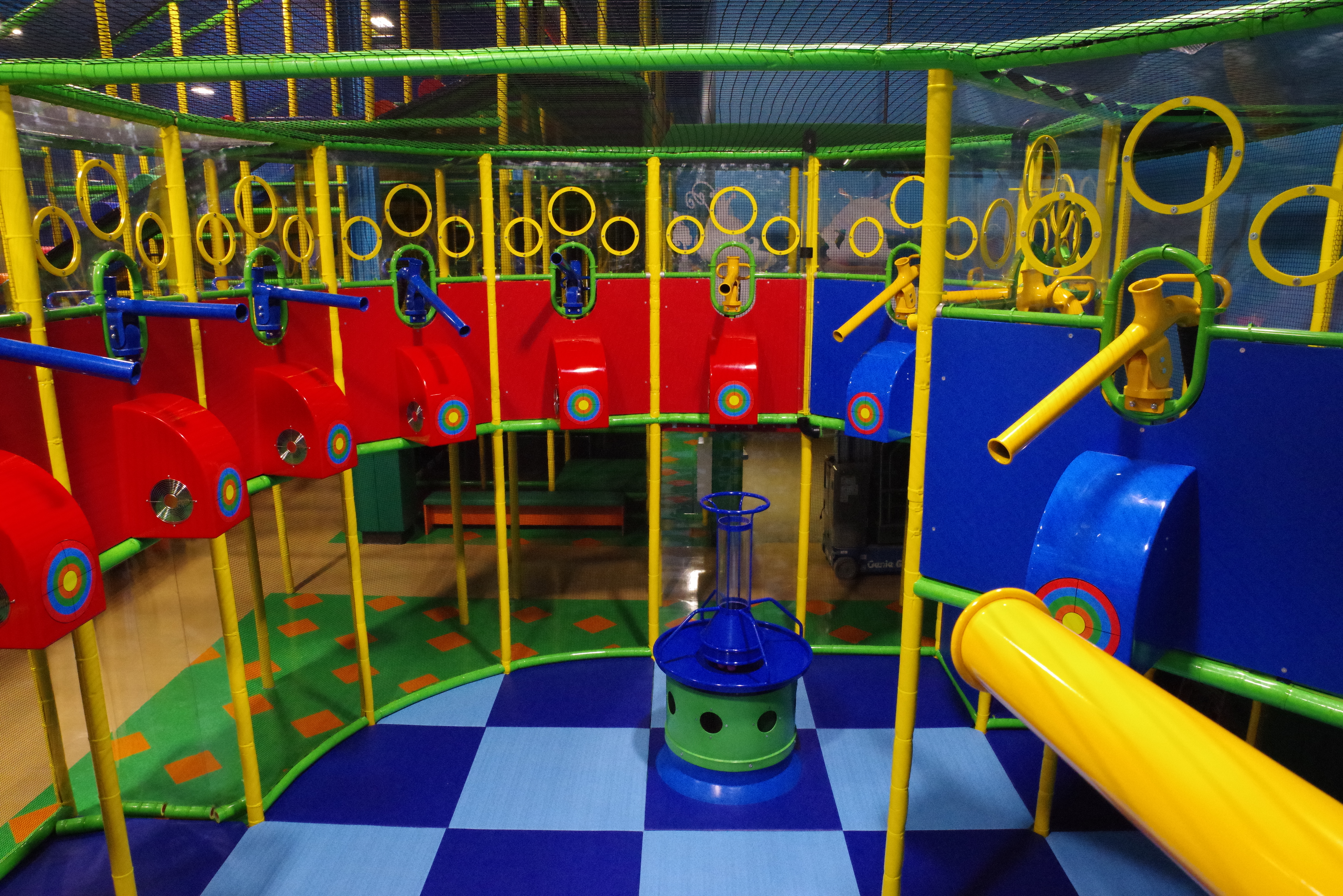 Crossgates Mall - Billy BeezBilly Beez